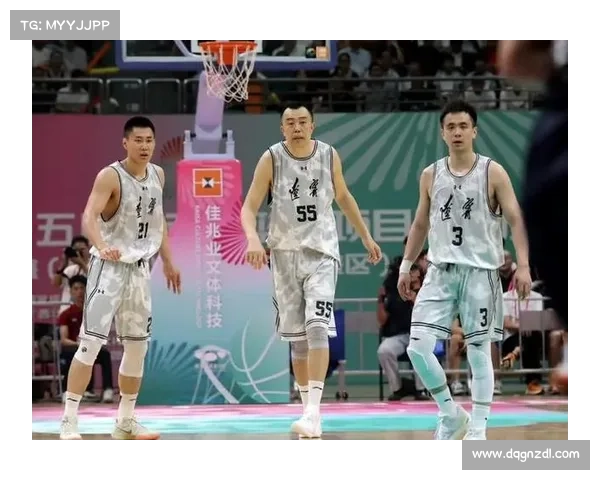 今日男篮赛事直播 今日男篮赛事火热开战强队交锋火花四射球员拼搏闪耀赛场篮球精神激情绽放